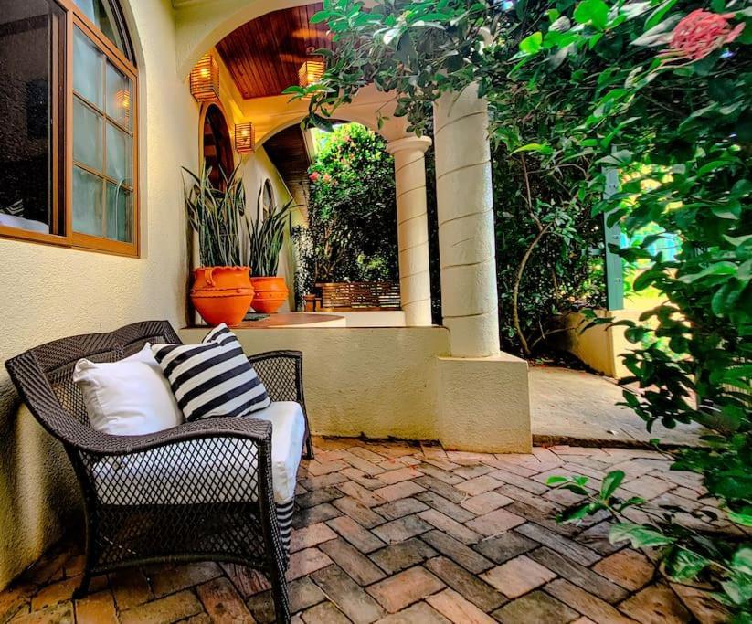 Vive Utila - Bed & Breakfast מראה חיצוני תמונה